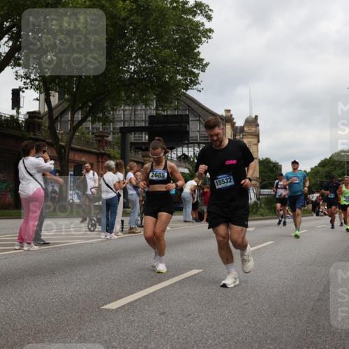 29.06.2025 - hella hamburg halbmarathon Yannick Fuchs http://msf.ph/oto/8154569 29.06.2025 10:57:53 20KM 1254, 1334, 1464, 2685, 4328, 5384, 7042, 7290, 7907, 8561, 9191, 10705, 11149, 11657, 11771, 12315, 12316, 12662, 13171, 13542, 13841, 14135, 14493, 15093, 15532, 15897, 16424, 16426, 16639, 16995, 17061, 17071, 17112, 17150, 17437, 17685, 17686, 17730, 18395, 18581, 18717 meine-sportfotos.de