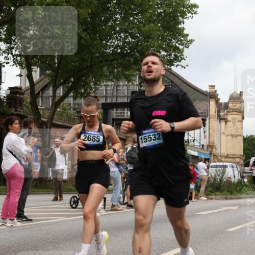 29.06.2025 - hella hamburg halbmarathon Yannick Fuchs http://msf.ph/oto/8154575 29.06.2025 10:57:54 20KM 1254, 1334, 1464, 2685, 4328, 5384, 7042, 7290, 7907, 8561, 9191, 10705, 11149, 11657, 11771, 12315, 12316, 12662, 13171, 13503, 13542, 13841, 14135, 14493, 15093, 15532, 15897, 16424, 16426, 16639, 16995, 17061, 17112, 17150, 17437, 17685, 17686, 17730, 18395, 18581, 18717 meine-sportfotos.de