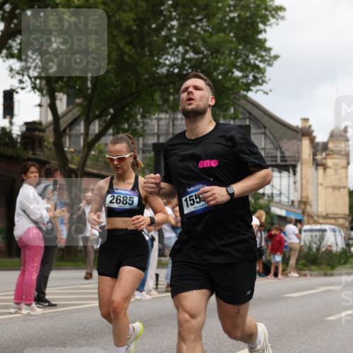 29.06.2025 - hella hamburg halbmarathon Yannick Fuchs http://msf.ph/oto/8154582 29.06.2025 10:57:54 20KM 1254, 1334, 1464, 2685, 4328, 5384, 7042, 7290, 7907, 8561, 9191, 10705, 11149, 11657, 11771, 12315, 12316, 12662, 13171, 13503, 13542, 13841, 14135, 14493, 15093, 15532, 15897, 16424, 16426, 16639, 16995, 17061, 17112, 17150, 17437, 17685, 17686, 17730, 18395, 18581, 18717 meine-sportfotos.de