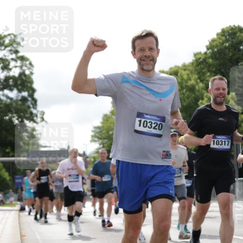29.06.2025 - hella hamburg halbmarathon Jannik Wohlers http://msf.ph/oto/8154609 29.06.2025 10:16:28 Lombardsbrücke 1117, 1240, 1331, 1403, 1553, 1602, 2225, 3088, 3176, 3450, 5036, 5037, 6328, 6742, 6941, 6948, 7114, 7115, 7257, 7345, 7360, 7376, 7924, 7928, 8263, 8513, 8619, 9091, 9208, 9332, 9492, 9676, 9891, 10165, 10232, 10314, 10317, 10320, 10926, 11335, 11410, 11428, 11442, 12043, 12252, 12289, 12297, 12417, 12640, 13114, 13206, 13365, 13851, 14597, 14646, 15381, 15564, 15613, 15658, 15713, 15861, 16376, 16447, 16459, 16709, 16856, 17449, 17527, 17604, 17845, 17857, 18245 meine-sportfotos.de