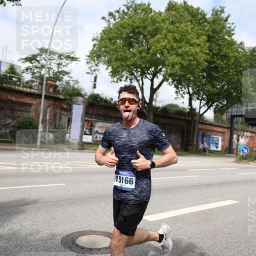 29.06.2025 - hella hamburg halbmarathon Yannick Fuchs http://msf.ph/oto/8154617 29.06.2025 10:13:50 20KM 14932, 15166, 19072 meine-sportfotos.de