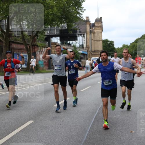 29.06.2025 - hella hamburg halbmarathon Yannick Fuchs http://msf.ph/oto/8154619 29.06.2025 10:37:56 20KM 3109, 3116, 3124, 3146, 3437, 3697, 3928, 4080, 4318, 5506, 6495, 7026, 7093, 7185, 7451, 7508, 7635, 8664, 9114, 10237, 10246, 10493, 11648, 11778, 11848, 12153, 12327, 12623, 12657, 12776, 13348, 13398, 13897, 14201, 14210, 14484, 14690, 14849, 15383, 15932, 16105, 16314, 16338, 16648, 16997, 17391, 17403, 17516, 18449, 18678, 18775, 19009, 19038, 19051, 19090, 19229 meine-sportfotos.de