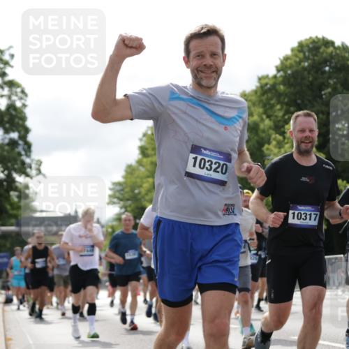 29.06.2025 - hella hamburg halbmarathon Jannik Wohlers http://msf.ph/oto/8154622 29.06.2025 10:16:28 Lombardsbrücke 1117, 1240, 1331, 1403, 1553, 1602, 2225, 3088, 3176, 3450, 5036, 5037, 6328, 6742, 6941, 6948, 7114, 7115, 7257, 7345, 7360, 7376, 7924, 7928, 8263, 8513, 8619, 9091, 9208, 9332, 9492, 9676, 9891, 10165, 10232, 10314, 10317, 10320, 10926, 11335, 11410, 11428, 11442, 12043, 12252, 12289, 12297, 12417, 12640, 13114, 13206, 13365, 13851, 14597, 14646, 15381, 15564, 15613, 15658, 15713, 15861, 16376, 16447, 16459, 16709, 16856, 17449, 17527, 17604, 17845, 17857, 18245 meine-sportfotos.de