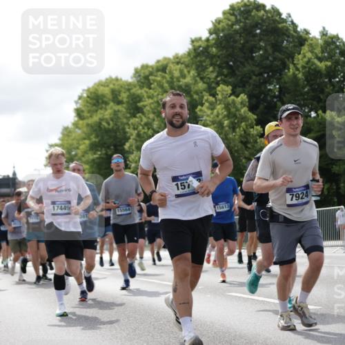29.06.2025 - hella hamburg halbmarathon Jannik Wohlers http://msf.ph/oto/8154631 29.06.2025 10:16:29 Lombardsbrücke 1117, 1240, 1331, 1403, 1553, 1602, 2225, 3088, 3176, 3450, 3622, 5036, 5037, 6328, 6742, 6941, 6948, 7114, 7115, 7257, 7345, 7360, 7376, 7924, 7928, 8263, 8513, 8619, 9091, 9208, 9332, 9492, 9676, 9891, 10165, 10314, 10317, 10320, 10735, 10926, 11335, 11410, 11428, 11442, 12043, 12252, 12289, 12297, 12640, 13114, 13206, 13365, 13851, 14597, 14646, 15381, 15564, 15613, 15658, 15713, 15861, 16376, 16447, 16459, 16709, 17449, 17527, 17604, 17845, 17857, 18245 meine-sportfotos.de