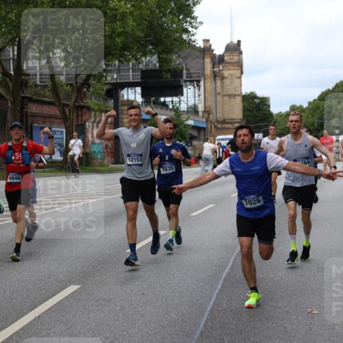 29.06.2025 - hella hamburg halbmarathon Yannick Fuchs http://msf.ph/oto/8154638 29.06.2025 10:37:56 20KM 3109, 3116, 3124, 3146, 3437, 3697, 3928, 4080, 4318, 5506, 6495, 7026, 7093, 7185, 7451, 7508, 7635, 8664, 9114, 10237, 10246, 10493, 11648, 11778, 11848, 12153, 12327, 12623, 12657, 12776, 13348, 13398, 13897, 14201, 14210, 14484, 14690, 14849, 15383, 15932, 16105, 16314, 16338, 16648, 16997, 17391, 17403, 17516, 18449, 18678, 18775, 19009, 19038, 19051, 19090, 19229 meine-sportfotos.de