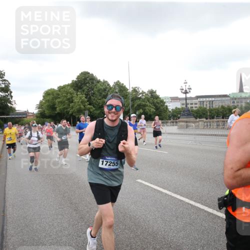 29.06.2025 - hella hamburg halbmarathon Jannik Wohlers http://msf.ph/oto/8154642 29.06.2025 10:53:30 Lombardsbrücke 1017, 1263, 1687, 1744, 1753, 1789, 2079, 2372, 2854, 3055, 3079, 3249, 3465, 3467, 3557, 4801, 5430, 5856, 5898, 5964, 6039, 6192, 6273, 6583, 7039, 7614, 8924, 9503, 9572, 9771, 11390, 11472, 11493, 11769, 12283, 12611, 13034, 13316, 13350, 13368, 14171, 14596, 14665, 14799, 15047, 15191, 15290, 15791, 16313, 16748, 16930, 17255, 17309, 17622, 18348, 18365, 18902, 19019 meine-sportfotos.de