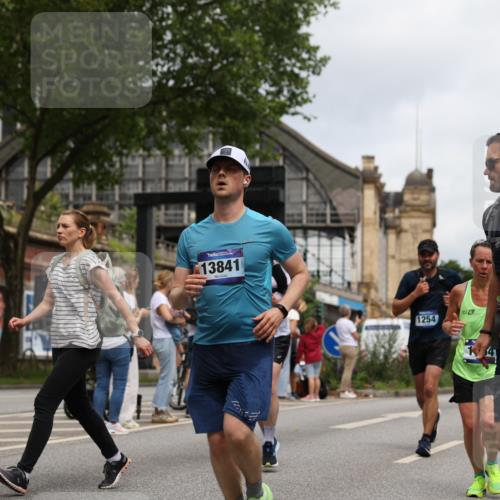29.06.2025 - hella hamburg halbmarathon Yannick Fuchs http://msf.ph/oto/8154648 29.06.2025 10:57:57 20KM 1254, 1334, 1464, 2685, 2810, 4328, 5384, 7042, 7290, 7907, 8561, 9191, 10705, 11149, 11657, 12662, 13171, 13503, 13542, 13841, 14135, 14225, 14493, 15093, 15532, 15897, 16424, 16995, 17061, 17112, 17150, 17437, 17533, 17685, 17686, 17730, 18395, 18581, 18717 meine-sportfotos.de