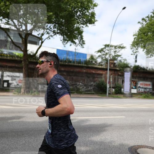 29.06.2025 - hella hamburg halbmarathon Yannick Fuchs http://msf.ph/oto/8154655 29.06.2025 10:13:51 20KM 15166, 19072 meine-sportfotos.de