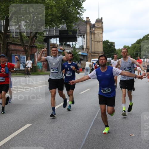 29.06.2025 - hella hamburg halbmarathon Yannick Fuchs http://msf.ph/oto/8154656 29.06.2025 10:37:56 20KM 3109, 3116, 3124, 3146, 3437, 3697, 3928, 4080, 4318, 5506, 6495, 7026, 7093, 7185, 7451, 7508, 7635, 8664, 9114, 10237, 10246, 10493, 11648, 11778, 11848, 12153, 12327, 12623, 12657, 12776, 13348, 13398, 13897, 14201, 14210, 14484, 14690, 14849, 15383, 15932, 16105, 16314, 16338, 16648, 16997, 17391, 17403, 17516, 18449, 18678, 18775, 19009, 19038, 19051, 19090, 19229 meine-sportfotos.de