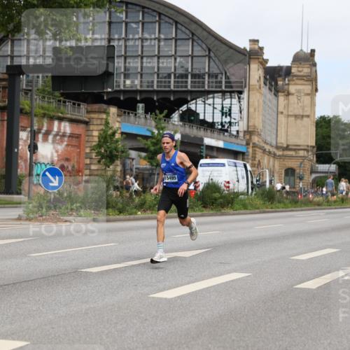 29.06.2025 - hella hamburg halbmarathon Yannick Fuchs http://msf.ph/oto/8154688 29.06.2025 10:14:23 20KM 6380, 11342, 15495 meine-sportfotos.de