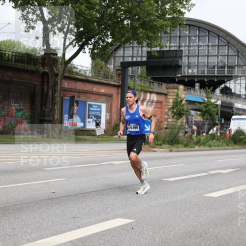 29.06.2025 - hella hamburg halbmarathon Yannick Fuchs http://msf.ph/oto/8154724 29.06.2025 10:14:24 20KM 53, 6380, 11342, 15495 meine-sportfotos.de