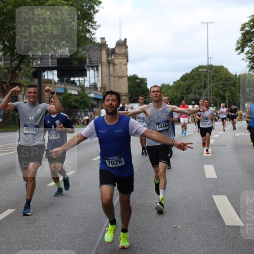 29.06.2025 - hella hamburg halbmarathon Yannick Fuchs http://msf.ph/oto/8154745 29.06.2025 10:37:56 20KM 3109, 3116, 3124, 3146, 3437, 3697, 3928, 4080, 4318, 5506, 6495, 7026, 7093, 7185, 7451, 7508, 7635, 8664, 9114, 10237, 10246, 10493, 11648, 11778, 11848, 12153, 12327, 12623, 12657, 12776, 13348, 13398, 13897, 14201, 14210, 14484, 14690, 14849, 15383, 15932, 16105, 16314, 16338, 16648, 16997, 17391, 17403, 17516, 18449, 18678, 18775, 19009, 19038, 19051, 19090, 19229 meine-sportfotos.de
