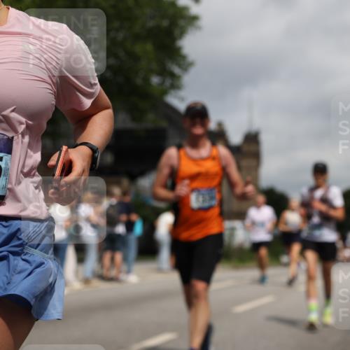 29.06.2025 - hella hamburg halbmarathon Yannick Fuchs http://msf.ph/oto/8154746 29.06.2025 10:58:01 20KM 1254, 1334, 1464, 2685, 2810, 4328, 7042, 7290, 7907, 8561, 8890, 9191, 11149, 12479, 12662, 13503, 13542, 13841, 14225, 14970, 15093, 15532, 15797, 15897, 16424, 16995, 17061, 17112, 17150, 17533, 17685, 17686, 17730, 18395, 18581, 18717 meine-sportfotos.de