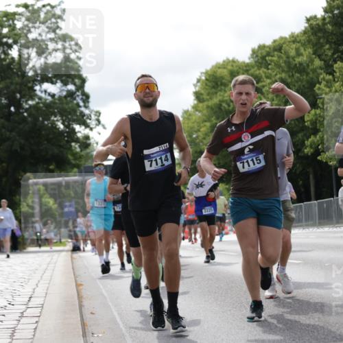 29.06.2025 - hella hamburg halbmarathon Jannik Wohlers http://msf.ph/oto/8154760 29.06.2025 10:16:33 Lombardsbrücke 1117, 1137, 1240, 1331, 1348, 1403, 1553, 1602, 2225, 3088, 3450, 3622, 6328, 6742, 6941, 6948, 7114, 7115, 7257, 7345, 7360, 7376, 7924, 7928, 8263, 8513, 8619, 9091, 9208, 9492, 9647, 9891, 10165, 10314, 10317, 10320, 10735, 10926, 11410, 12043, 12252, 12289, 12297, 12640, 13206, 13365, 13605, 13851, 14597, 14646, 15381, 15564, 15613, 15713, 16447, 16459, 16704, 16709, 17010, 17449, 17527, 17661, 17741, 17845, 18245 meine-sportfotos.de