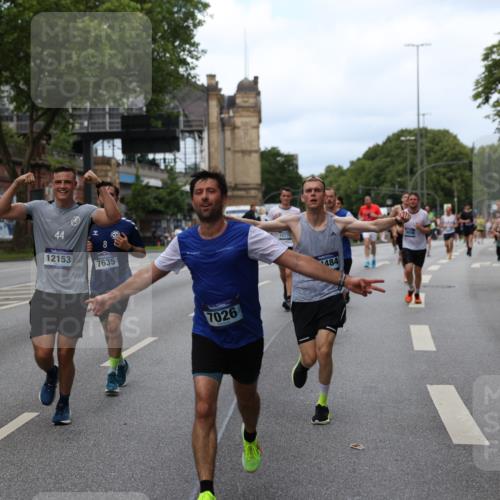 29.06.2025 - hella hamburg halbmarathon Yannick Fuchs http://msf.ph/oto/8154780 29.06.2025 10:37:56 20KM 3109, 3116, 3124, 3146, 3437, 3697, 3928, 4080, 4318, 5506, 6495, 7026, 7093, 7185, 7451, 7508, 7635, 8664, 9114, 10237, 10246, 10493, 11648, 11778, 11848, 12153, 12327, 12623, 12657, 12776, 13348, 13398, 13897, 14201, 14210, 14484, 14690, 14849, 15383, 15932, 16105, 16314, 16338, 16648, 16997, 17391, 17403, 17516, 18449, 18678, 18775, 19009, 19038, 19051, 19090, 19229 meine-sportfotos.de