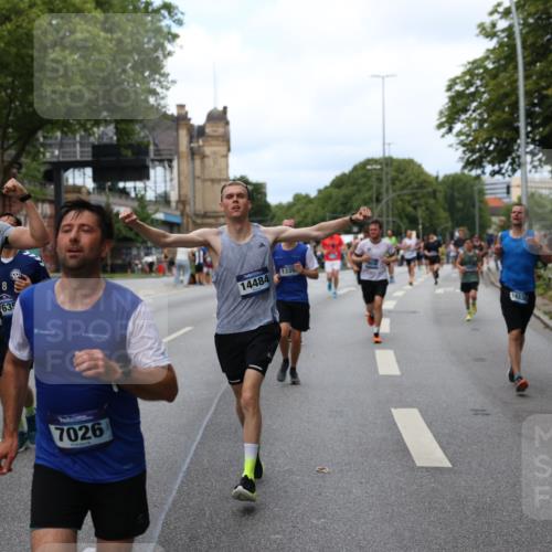 29.06.2025 - hella hamburg halbmarathon Yannick Fuchs http://msf.ph/oto/8154807 29.06.2025 10:37:57 20KM 3109, 3116, 3124, 3146, 3437, 3697, 3928, 4080, 5506, 6495, 7026, 7093, 7185, 7451, 7508, 7635, 8664, 9043, 9114, 9931, 10237, 10246, 10493, 11648, 11778, 11848, 12153, 12327, 12623, 12657, 12776, 13348, 13398, 13897, 14201, 14210, 14484, 14690, 14849, 15383, 15932, 16105, 16314, 16338, 16648, 16720, 16997, 17391, 17403, 17516, 18449, 18678, 18775, 19038, 19051, 19090, 19229 meine-sportfotos.de