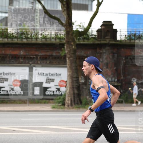 29.06.2025 - hella hamburg halbmarathon Yannick Fuchs http://msf.ph/oto/8154815 29.06.2025 10:14:26 20KM 53, 2144, 6380, 11342, 15495 meine-sportfotos.de