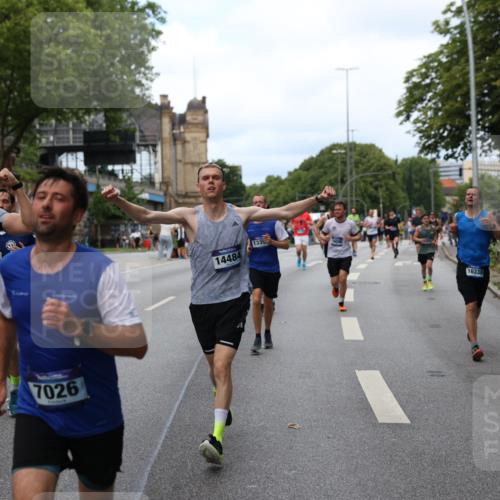 29.06.2025 - hella hamburg halbmarathon Yannick Fuchs http://msf.ph/oto/8154820 29.06.2025 10:37:57 20KM 3109, 3116, 3124, 3146, 3437, 3697, 3928, 4080, 5506, 6495, 7026, 7093, 7185, 7451, 7508, 7635, 8664, 9043, 9114, 9931, 10237, 10246, 10493, 11648, 11778, 11848, 12153, 12327, 12623, 12657, 12776, 13348, 13398, 13897, 14201, 14210, 14484, 14690, 14849, 15383, 15932, 16105, 16314, 16338, 16648, 16720, 16997, 17391, 17403, 17516, 18449, 18678, 18775, 19038, 19051, 19090, 19229 meine-sportfotos.de