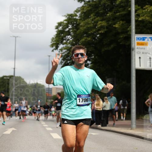 29.06.2025 - hella hamburg halbmarathon Yannick Fuchs http://msf.ph/oto/8154847 29.06.2025 10:58:03 20KM 1254, 1334, 1464, 2685, 2810, 4328, 7042, 7907, 8561, 8890, 9191, 11149, 12479, 13503, 13542, 13841, 14225, 14970, 15093, 15532, 15797, 16424, 16995, 17061, 17112, 17150, 17533, 17685, 17686, 17730, 18395, 18581 meine-sportfotos.de