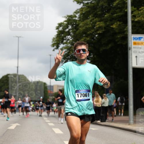 29.06.2025 - hella hamburg halbmarathon Yannick Fuchs http://msf.ph/oto/8154853 29.06.2025 10:58:03 20KM 1254, 1334, 1464, 2685, 2810, 4328, 7042, 7907, 8561, 8890, 9191, 11149, 12479, 13503, 13542, 13841, 14225, 14970, 15093, 15532, 15797, 16424, 16995, 17061, 17112, 17150, 17533, 17685, 17686, 17730, 18395, 18581 meine-sportfotos.de