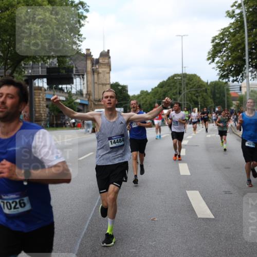 29.06.2025 - hella hamburg halbmarathon Yannick Fuchs http://msf.ph/oto/8154856 29.06.2025 10:37:57 20KM 3109, 3116, 3124, 3146, 3437, 3697, 3928, 4080, 5506, 6495, 7026, 7093, 7185, 7451, 7508, 7635, 8664, 9043, 9114, 9931, 10237, 10246, 10493, 11648, 11778, 11848, 12153, 12327, 12623, 12657, 12776, 13348, 13398, 13897, 14201, 14210, 14484, 14690, 14849, 15383, 15932, 16105, 16314, 16338, 16648, 16720, 16997, 17391, 17403, 17516, 18449, 18678, 18775, 19038, 19051, 19090, 19229 meine-sportfotos.de