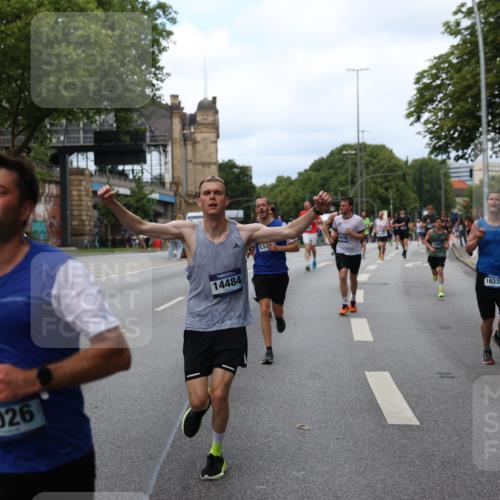 29.06.2025 - hella hamburg halbmarathon Yannick Fuchs http://msf.ph/oto/8154874 29.06.2025 10:37:57 20KM 3109, 3116, 3124, 3146, 3437, 3697, 3928, 4080, 5506, 6495, 7026, 7093, 7185, 7451, 7508, 7635, 8664, 9043, 9114, 9931, 10237, 10246, 10493, 11648, 11778, 11848, 12153, 12327, 12623, 12657, 12776, 13348, 13398, 13897, 14201, 14210, 14484, 14690, 14849, 15383, 15932, 16105, 16314, 16338, 16648, 16720, 16997, 17391, 17403, 17516, 18449, 18678, 18775, 19038, 19051, 19090, 19229 meine-sportfotos.de