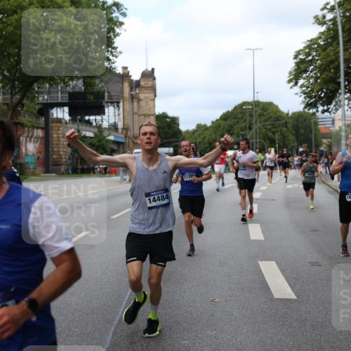29.06.2025 - hella hamburg halbmarathon Yannick Fuchs http://msf.ph/oto/8154885 29.06.2025 10:37:57 20KM 3109, 3116, 3124, 3146, 3437, 3697, 3928, 4080, 5506, 6495, 7026, 7093, 7185, 7451, 7508, 7635, 8664, 9043, 9114, 9931, 10237, 10246, 10493, 11648, 11778, 11848, 12153, 12327, 12623, 12657, 12776, 13348, 13398, 13897, 14201, 14210, 14484, 14690, 14849, 15383, 15932, 16105, 16314, 16338, 16648, 16720, 16997, 17391, 17403, 17516, 18449, 18678, 18775, 19038, 19051, 19090, 19229 meine-sportfotos.de