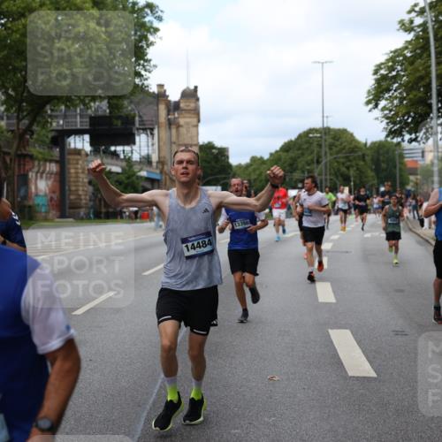 29.06.2025 - hella hamburg halbmarathon Yannick Fuchs http://msf.ph/oto/8154896 29.06.2025 10:37:57 20KM 3109, 3116, 3124, 3146, 3437, 3697, 3928, 4080, 5506, 6495, 7026, 7093, 7185, 7451, 7508, 7635, 8664, 9043, 9114, 9931, 10237, 10246, 10493, 11648, 11778, 11848, 12153, 12327, 12623, 12657, 12776, 13348, 13398, 13897, 14201, 14210, 14484, 14690, 14849, 15383, 15932, 16105, 16314, 16338, 16648, 16720, 16997, 17391, 17403, 17516, 18449, 18678, 18775, 19038, 19051, 19090, 19229 meine-sportfotos.de