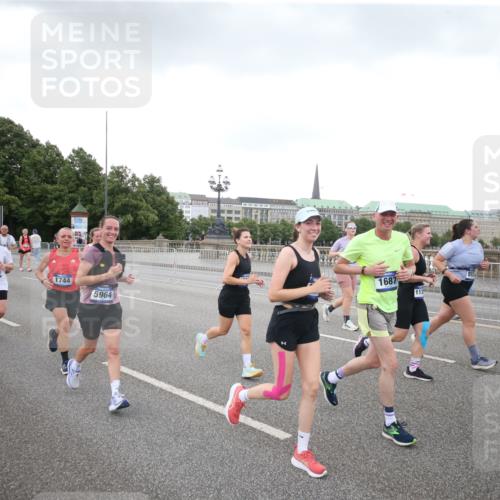 29.06.2025 - hella hamburg halbmarathon Jannik Wohlers http://msf.ph/oto/8154900 29.06.2025 10:53:33 Lombardsbrücke 1017, 1263, 1687, 1744, 1753, 1789, 2079, 2372, 2854, 3055, 3079, 3249, 3465, 3467, 3557, 4323, 4685, 4801, 4838, 5430, 5804, 5898, 5964, 6039, 6192, 6273, 6468, 6583, 6988, 7614, 8924, 9138, 9503, 9572, 11390, 11472, 11769, 12283, 12611, 13034, 13350, 13368, 14171, 14596, 14665, 14799, 15047, 15191, 15290, 15791, 16313, 16748, 16930, 17255, 17309, 17487, 17622, 18348, 18365, 18904, 19019 meine-sportfotos.de
