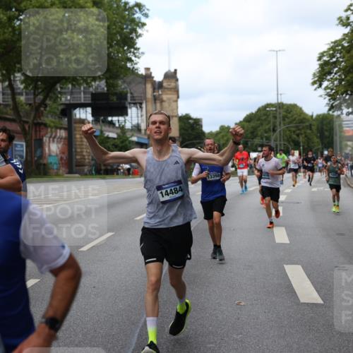 29.06.2025 - hella hamburg halbmarathon Yannick Fuchs http://msf.ph/oto/8154912 29.06.2025 10:37:57 20KM 3109, 3116, 3124, 3146, 3437, 3697, 3928, 4080, 5506, 6495, 7026, 7093, 7185, 7451, 7508, 7635, 8664, 9043, 9114, 9931, 10237, 10246, 10493, 11648, 11778, 11848, 12153, 12327, 12623, 12657, 12776, 13348, 13398, 13897, 14201, 14210, 14484, 14690, 14849, 15383, 15932, 16105, 16314, 16338, 16648, 16720, 16997, 17391, 17403, 17516, 18449, 18678, 18775, 19038, 19051, 19090, 19229 meine-sportfotos.de