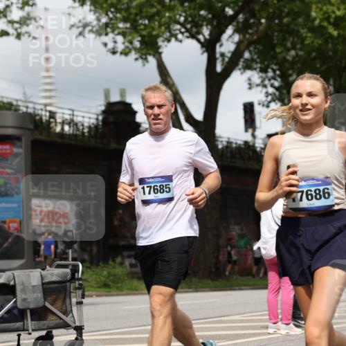 29.06.2025 - hella hamburg halbmarathon Yannick Fuchs http://msf.ph/oto/8154955 29.06.2025 10:58:05 20KM 1254, 1334, 1464, 2810, 3919, 4328, 7042, 7907, 8561, 8810, 8890, 9191, 11149, 12479, 13503, 13542, 13841, 14225, 14970, 15093, 15698, 15797, 16594, 16995, 17061, 17112, 17150, 17533, 17685, 17686, 17730, 18395, 18581 meine-sportfotos.de