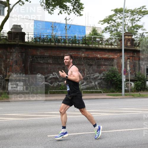 29.06.2025 - hella hamburg halbmarathon Yannick Fuchs http://msf.ph/oto/8154967 29.06.2025 10:14:36 20KM 53, 2144, 6380, 11342 meine-sportfotos.de