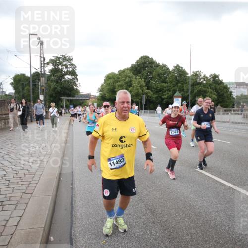 29.06.2025 - hella hamburg halbmarathon Jannik Wohlers http://msf.ph/oto/8154997 29.06.2025 10:53:36 Lombardsbrücke 1017, 1263, 1687, 1744, 1753, 1779, 1789, 2079, 2372, 2600, 2761, 2854, 3055, 3079, 3187, 3188, 3249, 3465, 3467, 3557, 4323, 4685, 4838, 5430, 5804, 5898, 5964, 6192, 6468, 6583, 6988, 7614, 8924, 9138, 9203, 9503, 9572, 11390, 11472, 11769, 11830, 12283, 12429, 12611, 13034, 13350, 13368, 13850, 14171, 14177, 14596, 14665, 15047, 15191, 15791, 16313, 16691, 16888, 16930, 17255, 17309, 17487, 17622, 18348, 18365, 18904, 19019 meine-sportfotos.de