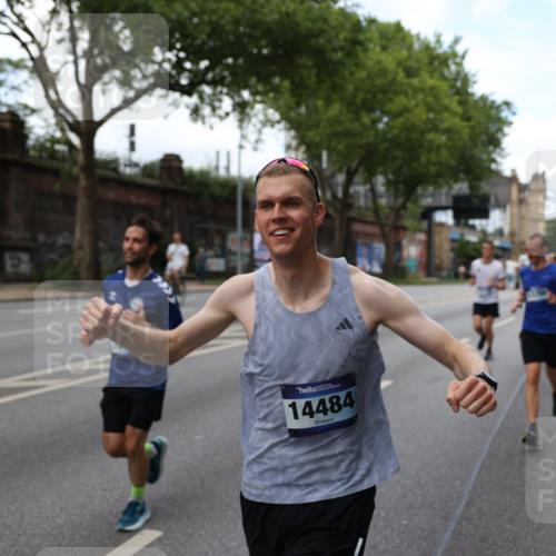 29.06.2025 - hella hamburg halbmarathon Yannick Fuchs http://msf.ph/oto/8155002 29.06.2025 10:37:59 20KM 3109, 3116, 3124, 3146, 3437, 3697, 3928, 4080, 5506, 6495, 7093, 7185, 7451, 7508, 7635, 8664, 9043, 9114, 9931, 10237, 10246, 10493, 11648, 11778, 11848, 12153, 12327, 12438, 12623, 12657, 12776, 13348, 13398, 13897, 14201, 14210, 14484, 14690, 14849, 15383, 15932, 16105, 16314, 16338, 16648, 16720, 16997, 17391, 17403, 17516, 18678, 18775, 19038, 19051, 19090 meine-sportfotos.de