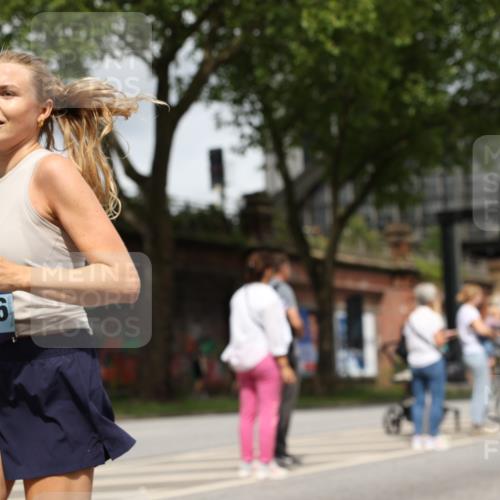 29.06.2025 - hella hamburg halbmarathon Yannick Fuchs http://msf.ph/oto/8155016 29.06.2025 10:58:06 20KM 1254, 1334, 1464, 2810, 3919, 7042, 7907, 8561, 8810, 8890, 9191, 11149, 12479, 13503, 13542, 13841, 14225, 14970, 15093, 15698, 15797, 16594, 16995, 17061, 17112, 17150, 17533, 17685, 17686, 17730, 18395, 18581 meine-sportfotos.de