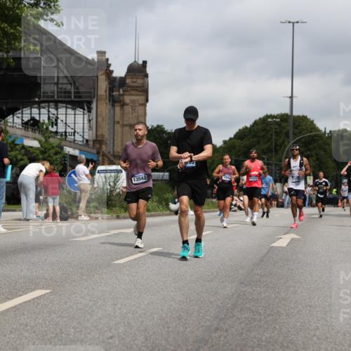 29.06.2025 - hella hamburg halbmarathon Yannick Fuchs http://msf.ph/oto/8155035 29.06.2025 10:58:07 20KM 1254, 1334, 1464, 2810, 3919, 7042, 7907, 8561, 8810, 8890, 9191, 9680, 10694, 11149, 12479, 13503, 13542, 13841, 14225, 14970, 15093, 15698, 15797, 16594, 16995, 17061, 17112, 17150, 17533, 17685, 17686, 17730, 18321, 18395, 18581 meine-sportfotos.de