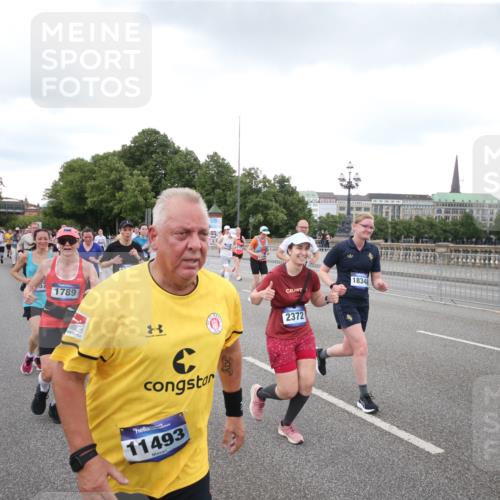 29.06.2025 - hella hamburg halbmarathon Jannik Wohlers http://msf.ph/oto/8155051 29.06.2025 10:53:36 Lombardsbrücke 1017, 1263, 1687, 1744, 1753, 1779, 1789, 2079, 2372, 2600, 2761, 2854, 3055, 3079, 3187, 3188, 3249, 3465, 3467, 3557, 4323, 4685, 4838, 5430, 5804, 5898, 5964, 6192, 6468, 6583, 6988, 7614, 8924, 9138, 9203, 9503, 9572, 11390, 11472, 11769, 11830, 12283, 12429, 12611, 13034, 13350, 13368, 13850, 14171, 14177, 14596, 14665, 15047, 15191, 15791, 16313, 16691, 16888, 16930, 17255, 17309, 17487, 17622, 18348, 18365, 18904, 19019 meine-sportfotos.de