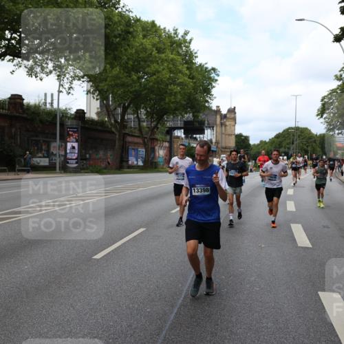 29.06.2025 - hella hamburg halbmarathon Yannick Fuchs http://msf.ph/oto/8155061 29.06.2025 10:37:59 20KM 3109, 3116, 3124, 3146, 3437, 3697, 3928, 4080, 5506, 6495, 7093, 7185, 7451, 7508, 7635, 8664, 9043, 9114, 9931, 10237, 10246, 10493, 11648, 11778, 11848, 12153, 12327, 12438, 12623, 12657, 12776, 13348, 13398, 13897, 14201, 14210, 14484, 14690, 14849, 15383, 15932, 16105, 16314, 16338, 16648, 16720, 16997, 17391, 17403, 17516, 18678, 18775, 19038, 19051, 19090 meine-sportfotos.de