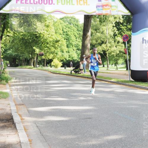 29.06.2025 - hella hamburg halbmarathon MichiJ http://msf.ph/oto/8155063 29.06.2025 09:57:51 Zwischen KM18-KM19 14, 17, 19 meine-sportfotos.de