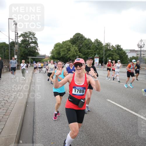 29.06.2025 - hella hamburg halbmarathon Jannik Wohlers http://msf.ph/oto/8155073 29.06.2025 10:53:37 Lombardsbrücke 1017, 1263, 1687, 1744, 1753, 1779, 1789, 2079, 2372, 2600, 2761, 2854, 3079, 3187, 3188, 3249, 3465, 3467, 3557, 4323, 4685, 4838, 5430, 5804, 5898, 5964, 6192, 6468, 6583, 6988, 7614, 8867, 8924, 9138, 9203, 9503, 9572, 11390, 11472, 11769, 11830, 12283, 12429, 12611, 13034, 13350, 13368, 13850, 14171, 14177, 14386, 14416, 14596, 14665, 15047, 15191, 15791, 16691, 16888, 16930, 17255, 17309, 17487, 17622, 18348, 18365, 18904, 19019 meine-sportfotos.de