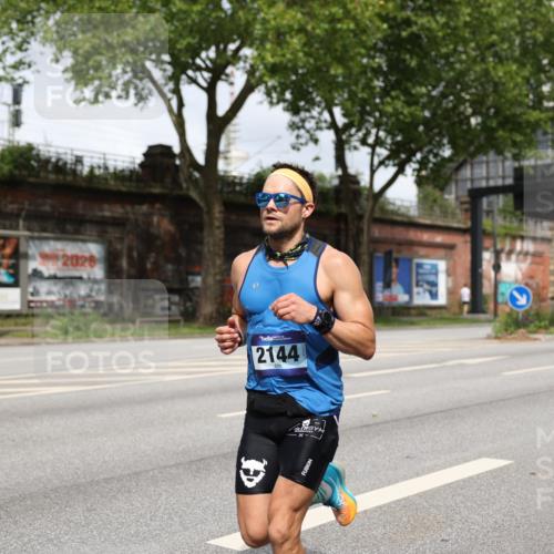 29.06.2025 - hella hamburg halbmarathon Yannick Fuchs http://msf.ph/oto/8155101 29.06.2025 10:14:51 20KM 53, 2144, 2659, 4524, 13016, 19108 meine-sportfotos.de