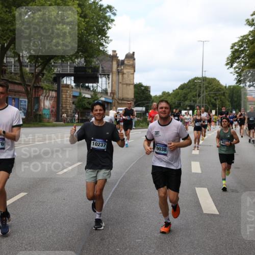 29.06.2025 - hella hamburg halbmarathon Yannick Fuchs http://msf.ph/oto/8155120 29.06.2025 10:38:00 20KM 3109, 3116, 3124, 3146, 3437, 3697, 3928, 4080, 5506, 5692, 6495, 7093, 7185, 7451, 7635, 8664, 9043, 9114, 9931, 10237, 10246, 10493, 11648, 11778, 11848, 12327, 12438, 12623, 12657, 12776, 13348, 13398, 13897, 14210, 14690, 15383, 15932, 16105, 16314, 16338, 16648, 16720, 16997, 17391, 17403, 17516, 18678, 18775, 19038, 19051, 19090 meine-sportfotos.de