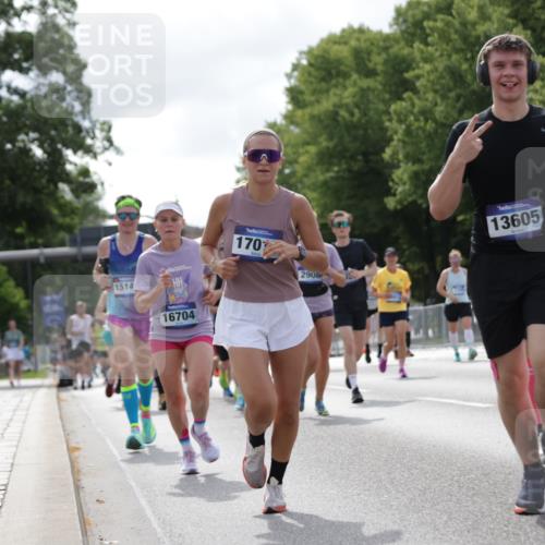 29.06.2025 - hella hamburg halbmarathon Jannik Wohlers http://msf.ph/oto/8155123 29.06.2025 10:16:41 Lombardsbrücke 1083, 1137, 1298, 1331, 1348, 1356, 1553, 2225, 2908, 3210, 3464, 3466, 3622, 5023, 5390, 5929, 5930, 5995, 7114, 7115, 7257, 7345, 7360, 7376, 7924, 7928, 8253, 8263, 8513, 8558, 8983, 9647, 10165, 10735, 10926, 11410, 12043, 12100, 12166, 12252, 12289, 12640, 13206, 13605, 14597, 14950, 15140, 15381, 15564, 15613, 15713, 16447, 16459, 16704, 16709, 16817, 17010, 17449, 17661, 17741, 17984, 18108, 18571 meine-sportfotos.de