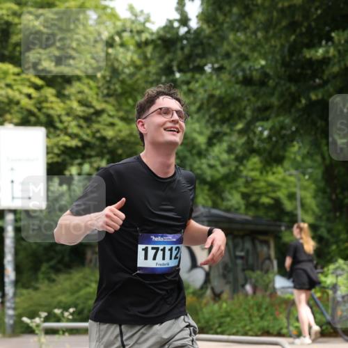 29.06.2025 - hella hamburg halbmarathon Yannick Fuchs http://msf.ph/oto/8155132 29.06.2025 10:58:10 20KM 1254, 1334, 2810, 3919, 4542, 6100, 7042, 7907, 8810, 8890, 9191, 9680, 10694, 12479, 12646, 13503, 13542, 13841, 13901, 14225, 14970, 15093, 15698, 15797, 16594, 17061, 17112, 17150, 17533, 17685, 17686, 18321, 18395, 18581, 19240 meine-sportfotos.de