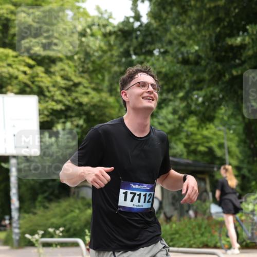 29.06.2025 - hella hamburg halbmarathon Yannick Fuchs http://msf.ph/oto/8155138 29.06.2025 10:58:10 20KM 1254, 1334, 2810, 3919, 4542, 6100, 7042, 7907, 8810, 8890, 9191, 9680, 10694, 12479, 12646, 13503, 13542, 13841, 13901, 14225, 14970, 15093, 15698, 15797, 16594, 17061, 17112, 17150, 17533, 17685, 17686, 18321, 18395, 18581, 19240 meine-sportfotos.de