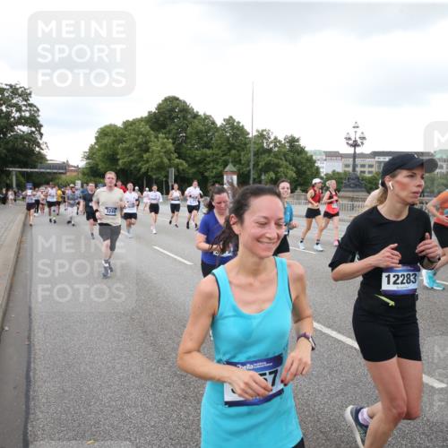 29.06.2025 - hella hamburg halbmarathon Jannik Wohlers http://msf.ph/oto/8155203 29.06.2025 10:53:38 Lombardsbrücke 1017, 1263, 1687, 1744, 1779, 1789, 2079, 2372, 2600, 2761, 2854, 3079, 3187, 3188, 3249, 3465, 3467, 3557, 4323, 4685, 4838, 5430, 5804, 5898, 5964, 6192, 6468, 6583, 6988, 7614, 8867, 8924, 9138, 9203, 9503, 9572, 11390, 11472, 11769, 11830, 12283, 12429, 12611, 12898, 13034, 13350, 13368, 13850, 14171, 14177, 14386, 14416, 14596, 14665, 15191, 15318, 15791, 16691, 16839, 16888, 16930, 17309, 17487, 17622, 18348, 18365, 18904, 19019 meine-sportfotos.de