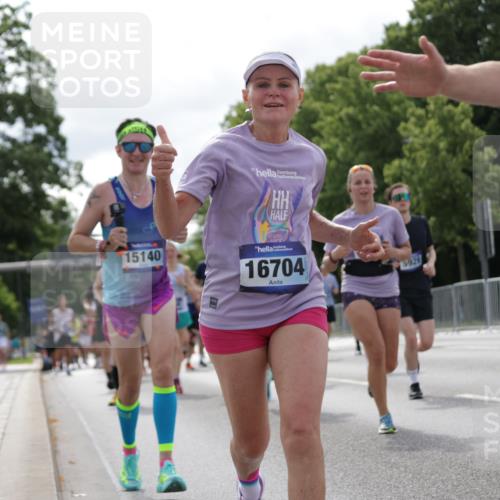 29.06.2025 - hella hamburg halbmarathon Jannik Wohlers http://msf.ph/oto/8155222 29.06.2025 10:16:43 Lombardsbrücke 1083, 1137, 1298, 1331, 1348, 1356, 1553, 2225, 2908, 3210, 3464, 3466, 3622, 5023, 5390, 5929, 5930, 5995, 6126, 6128, 6522, 7114, 7115, 7257, 7345, 7376, 7928, 8253, 8263, 8513, 8558, 8983, 9152, 9259, 9647, 10165, 10592, 10735, 11102, 11410, 12042, 12043, 12100, 12166, 12252, 12289, 12640, 13206, 13605, 14597, 14950, 15140, 15381, 15564, 15613, 16447, 16459, 16704, 16817, 17010, 17058, 17661, 17741, 17984, 18108, 18571 meine-sportfotos.de