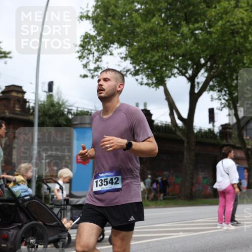 29.06.2025 - hella hamburg halbmarathon Yannick Fuchs http://msf.ph/oto/8155242 29.06.2025 10:58:11 20KM 1254, 1334, 2810, 3919, 4542, 6100, 7042, 7907, 8171, 8810, 8890, 9191, 9680, 9816, 10694, 11960, 12479, 12646, 13503, 13542, 13901, 14225, 14822, 14970, 15093, 15698, 15797, 16594, 16753, 17112, 17150, 17533, 17685, 17686, 18321, 18395, 18581, 18739, 19240 meine-sportfotos.de