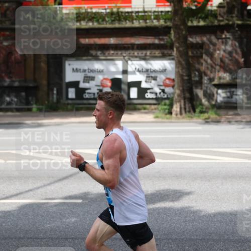 29.06.2025 - hella hamburg halbmarathon Yannick Fuchs http://msf.ph/oto/8155264 29.06.2025 10:15:06 20KM 2659, 4524, 13016, 14188, 19108 meine-sportfotos.de