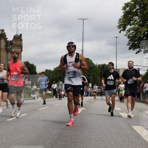 29.06.2025 - hella hamburg halbmarathon Yannick Fuchs http://msf.ph/oto/8155265 29.06.2025 10:58:12 20KM 1254, 1334, 2810, 3919, 4542, 6100, 7042, 7907, 8171, 8810, 8890, 9680, 9816, 10694, 11960, 12479, 12646, 13503, 13542, 13901, 14225, 14822, 14970, 15093, 15698, 15797, 16594, 16753, 17112, 17150, 17533, 17685, 17686, 18321, 18395, 18581, 18739, 19240 meine-sportfotos.de